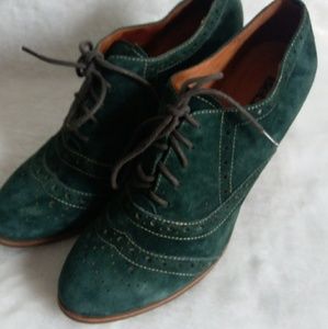 Oxford with 2.5 inch heels